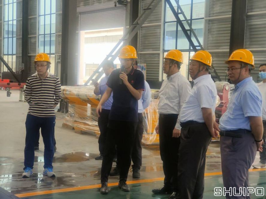 山東省科學院激光研究所所長賈中青、山東省機械設計研究院院長林江海帶領激光、高端裝備領域專家一行9人到水泊焊割實地調研2