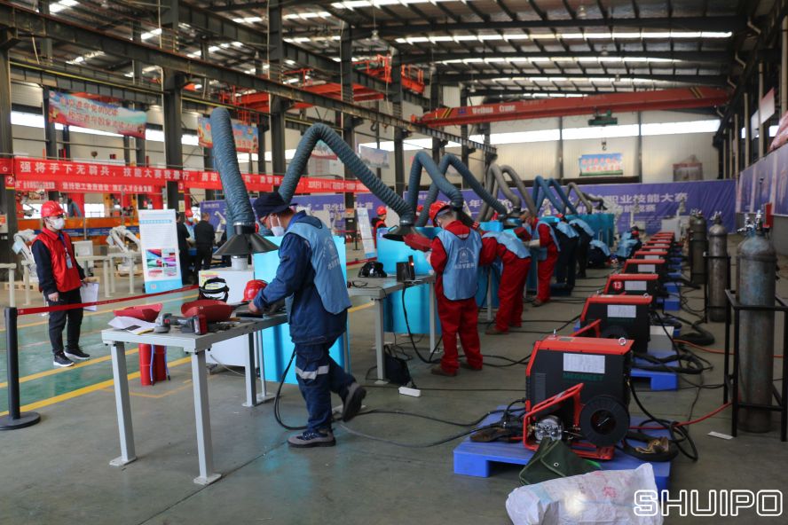 3.手工焊比賽現場.JPG 3.手工焊比賽現場.JPG